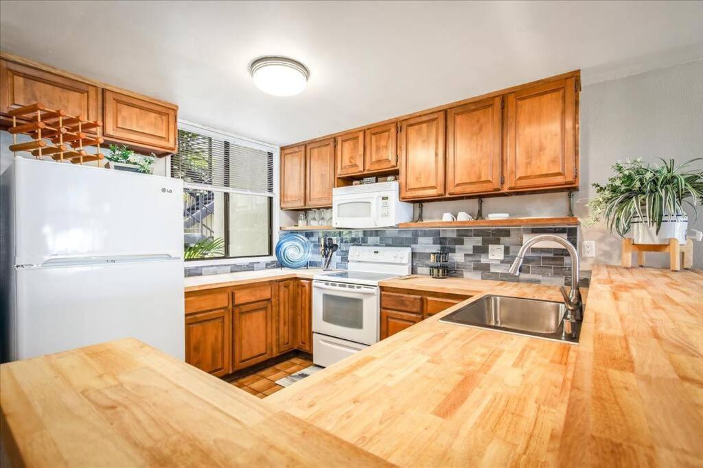 Beautiful 2/2 Condo In Kailua Kona. Ocean View! Eksteriør bilde